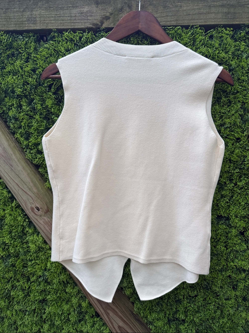 NWT LOFT Cream Button-Front Sleeveless Knit Top - Picture 4 of 4